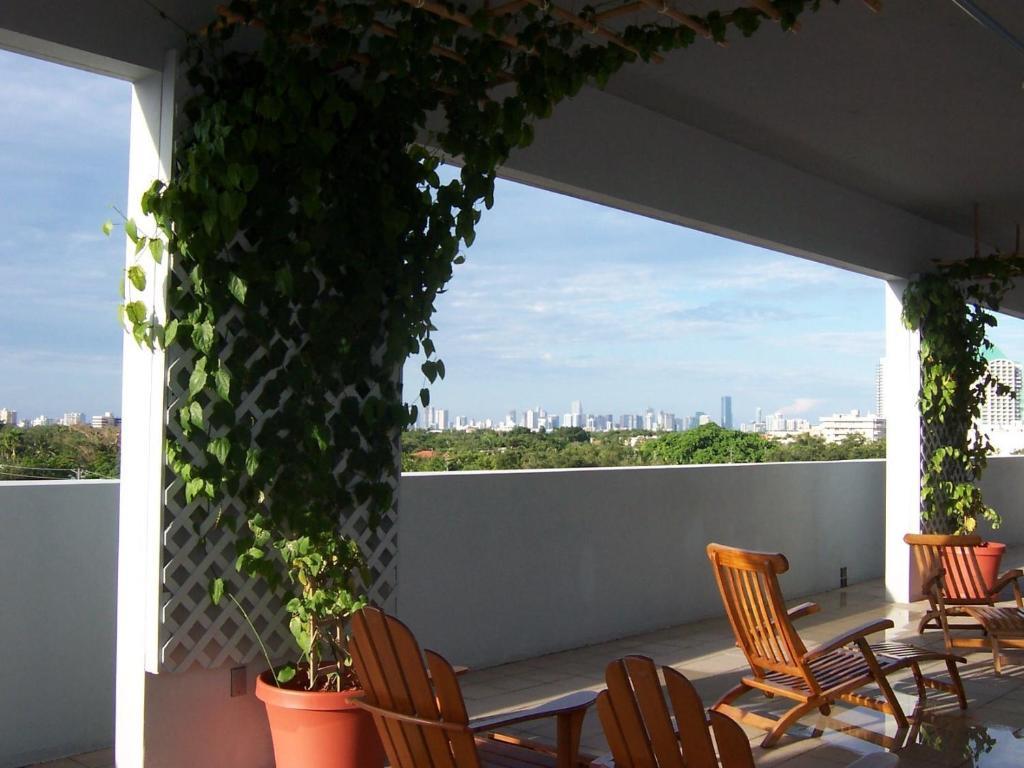 Hotel Croydon Miami Beach Exteriör bild